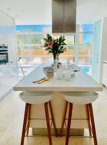 Beautiful turn key town house, in a very peaceful area only a few steps from the beach and port