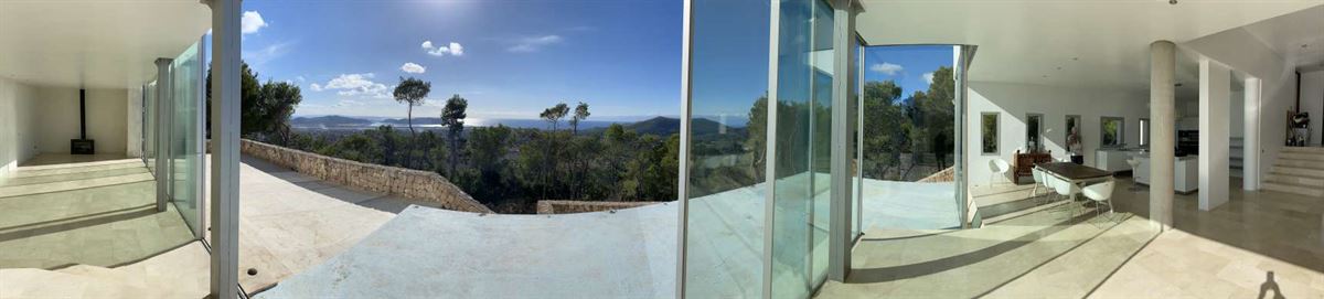 A Luxurious Mountain Top Villa with Breathtaking Views in San Jose