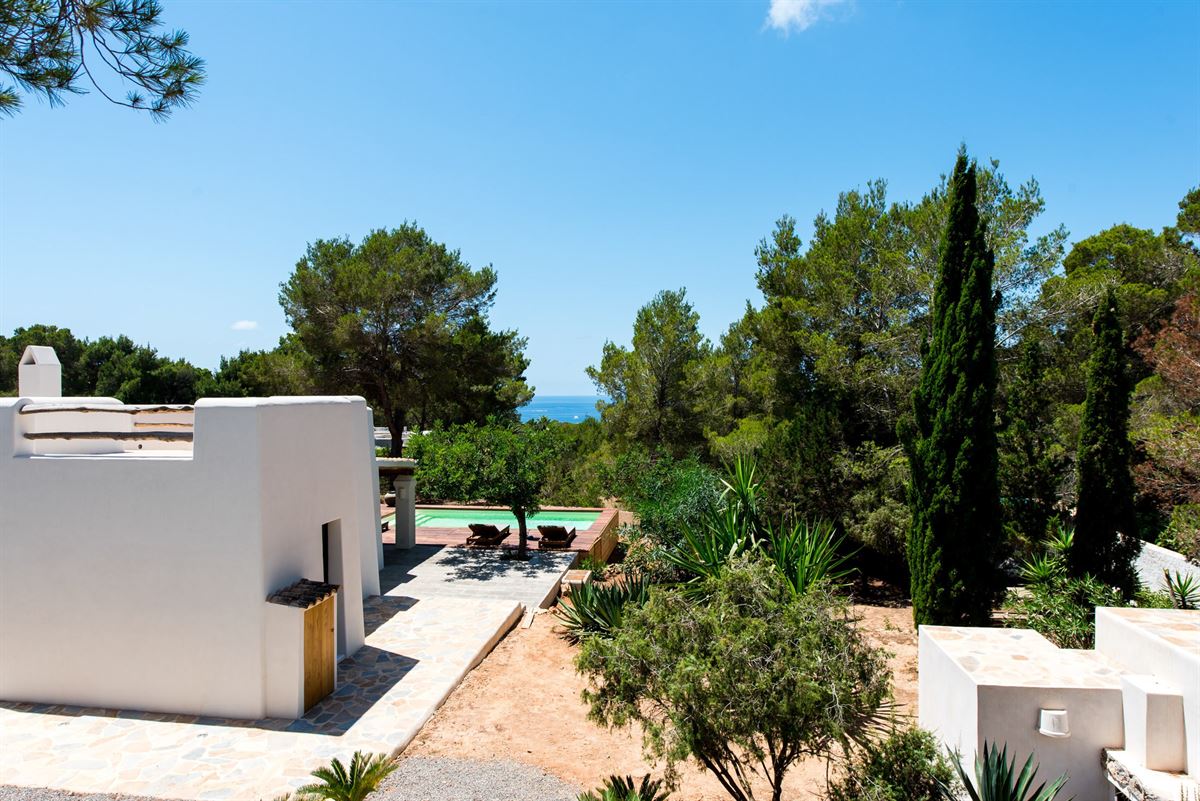 Cozy modernized sea view villa close to cala Jondal