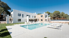 Dreamy modern villa 10 steps from the sea in Santa Eulalia