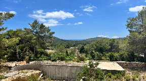 Magnificent plot of 25,000 m2 with fantastic panoramic and sea views