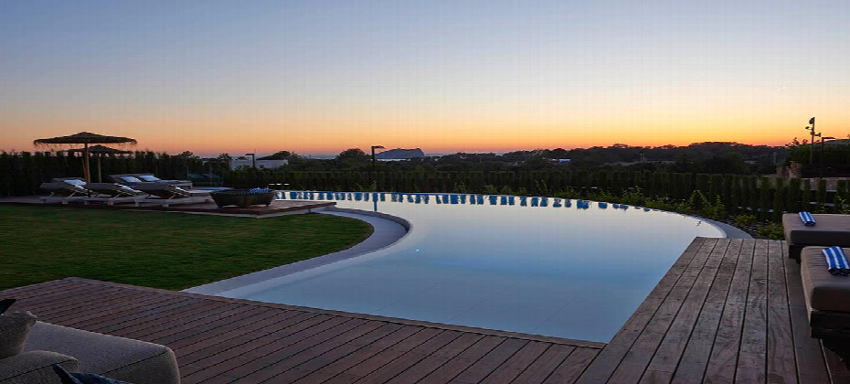 Luxury villa in Cala Conta with sunset views