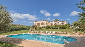 Luxurious country house for sale in Santa Eulalia