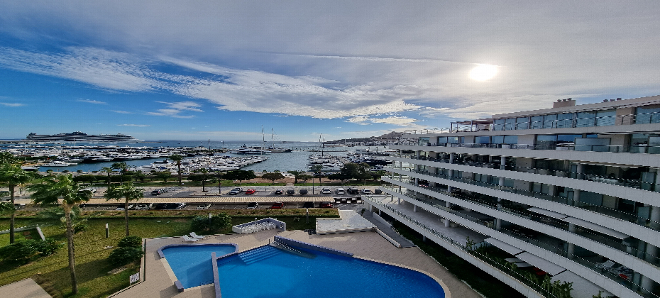 Elegant firstline apartment with amazing views in Marina Botafoch for sale