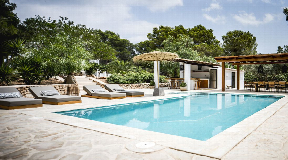 Charming Cala Jondal villa renovated with great attention to detail