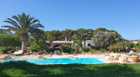 Amazing villa with pool in Formentera for sale