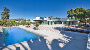 Luxurious Modern Villa with Panoramic Views in Jesus Village