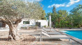 Renovated finca surrounded by nature in Santa Eulalia