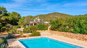 Exquisite finca with Guest Apartment, Pool, and Equestrian Facilities in Ibiza