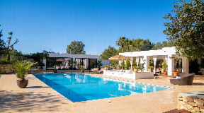 Superb modern 6-bed villa for sale in Santa Gertrudis
