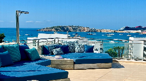 Exquisite penthouse apartment nestled in an exclusive location from Talamanca