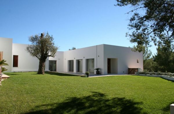Modern three bedroom villa for sale in Santa Gertrudis